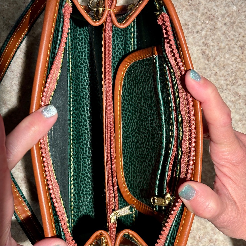 Vintage Dooney & Bourke AWL Hunter Green Duck Shoulder Bag Suede Lined - Picture 11 of 11